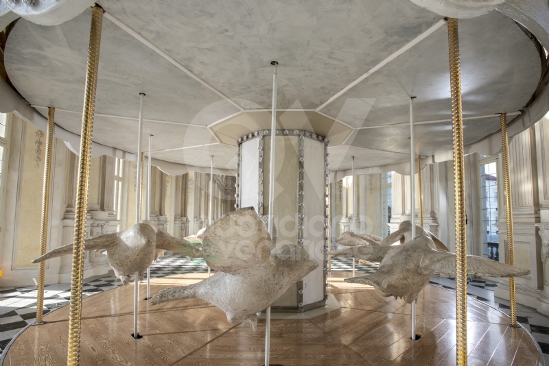 VENARIA - Nella Galleria Grande della Reggia approda la «Giostra di Nina» - FOTO