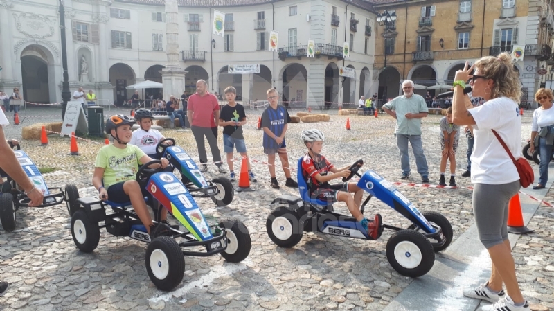VENARIA - Va alla squadra del Polo Nord il «Mini Palio dei Borghi» - FOTO