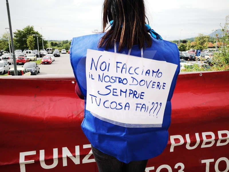 VENARIA-RIVOLI - «#InSilenzioComelaRegione», la protesta dei sindacati negli ospedali Asl To3 - FOTO E VIDEO