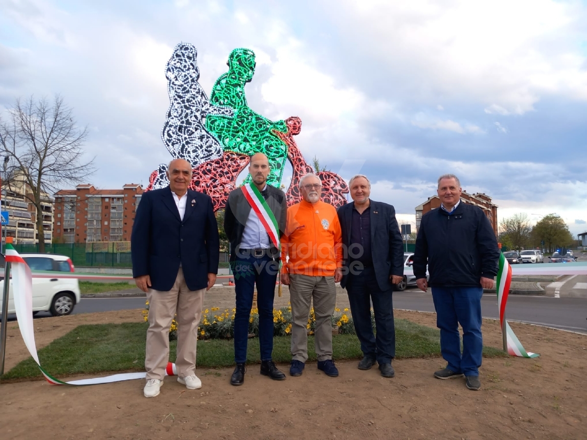 VENARIA - Inaugurata la «La Vespa che non vola», il dono del Vespa Club alla Città - FOTO