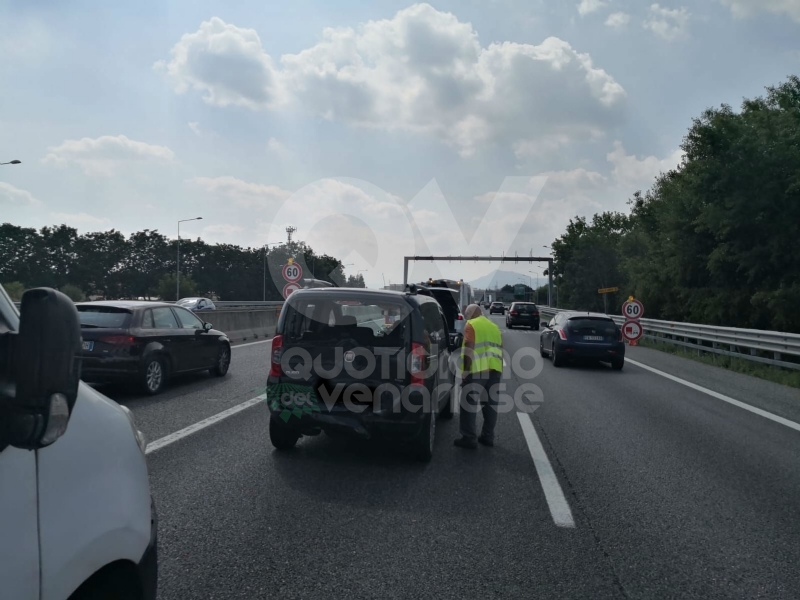 VENARIA-BORGARO - Scontro in tangenziale: tre auto coinvolte, due i feriti