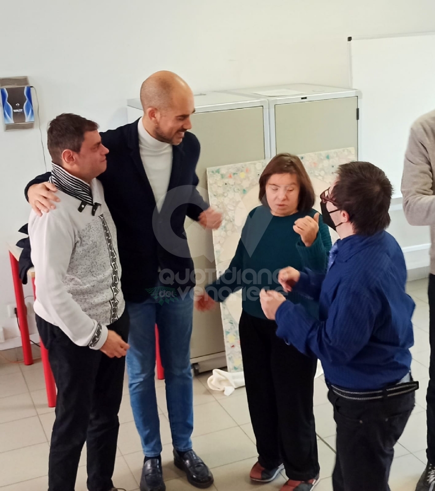 VENARIA - La meravigliosa opera d'arte dei ragazzi del Centro Socio Terapeutico donata alla Città - FOTO
