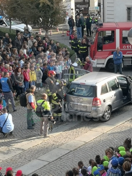 COLLEGNO - 1600 studenti alla Certosa per l'evento «E'vviva» dell'Asl To3 - FOTO