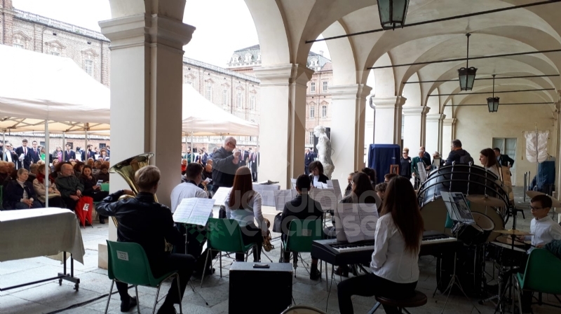 VENARIA - «Festa delle Rose»: un successo a metà per colpa della pioggia