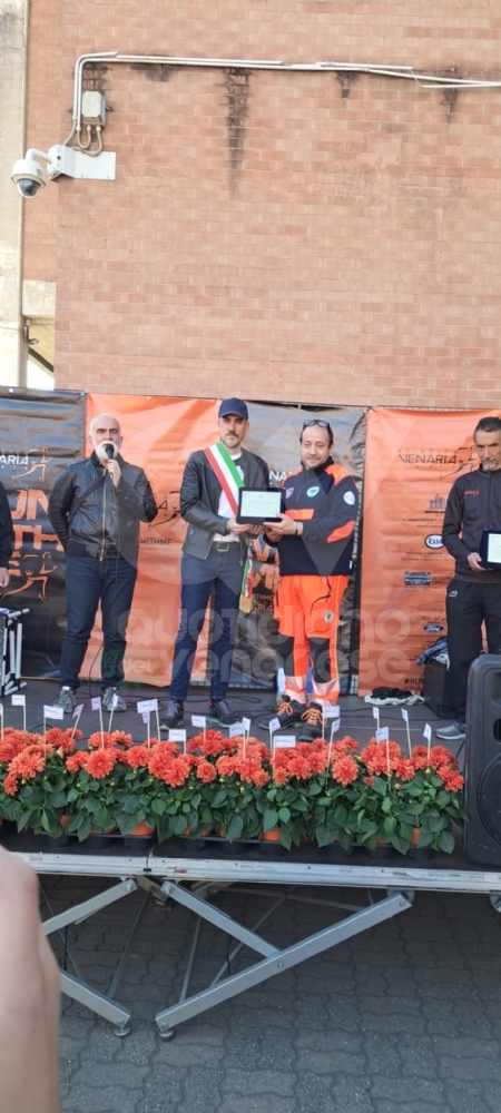 VENARIA - Una marea di gente per la «StraVenaria» e la «21 Reale» - FOTO E VIDEO