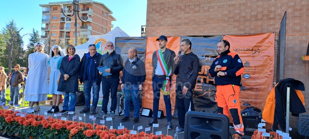 VENARIA - Una marea di gente per la «StraVenaria» e la «21 Reale» - FOTO E VIDEO