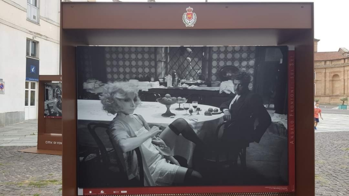 VENARIA - Con la mostra del «fotografo delle dive», la Reale si tuffa nella cultura cinematografica - FOTO