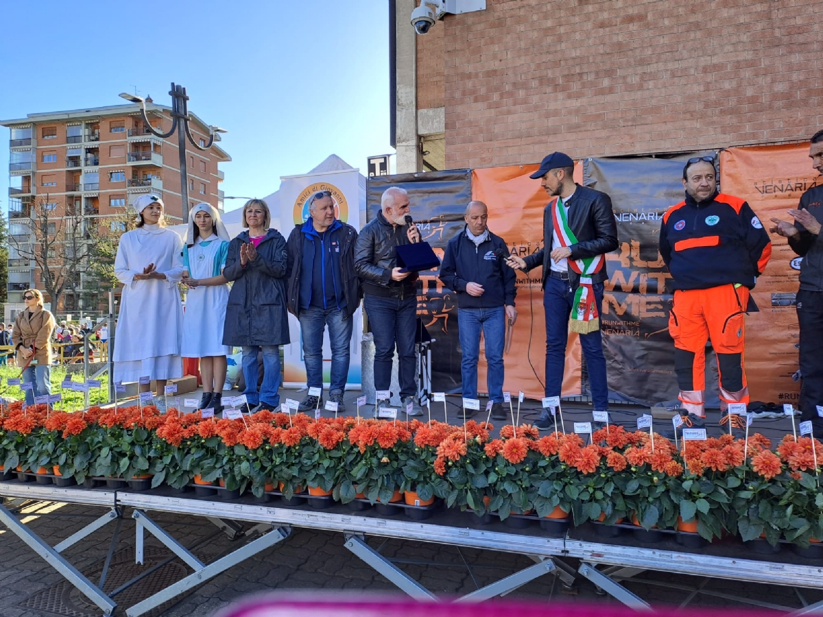 VENARIA - Una marea di gente per la «StraVenaria» e la «21 Reale» - FOTO E VIDEO