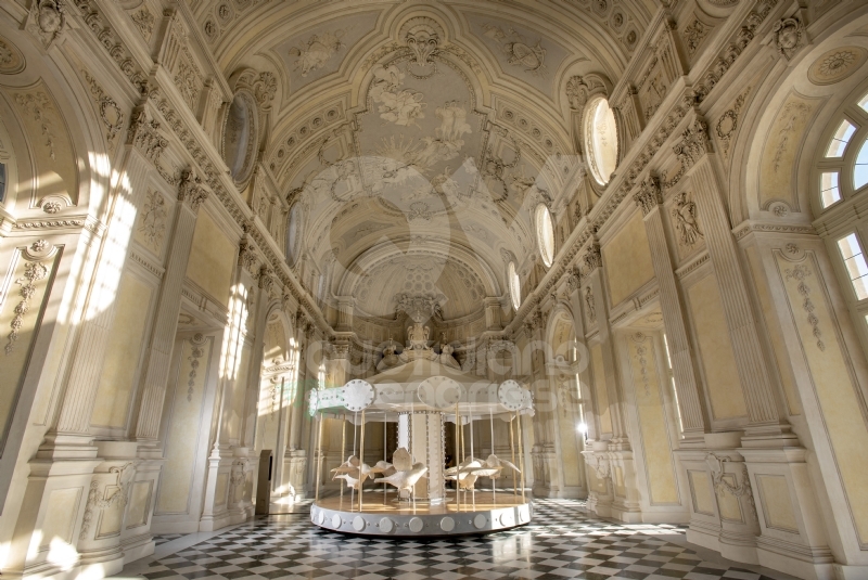 VENARIA - Nella Galleria Grande della Reggia approda la «Giostra di Nina» - FOTO