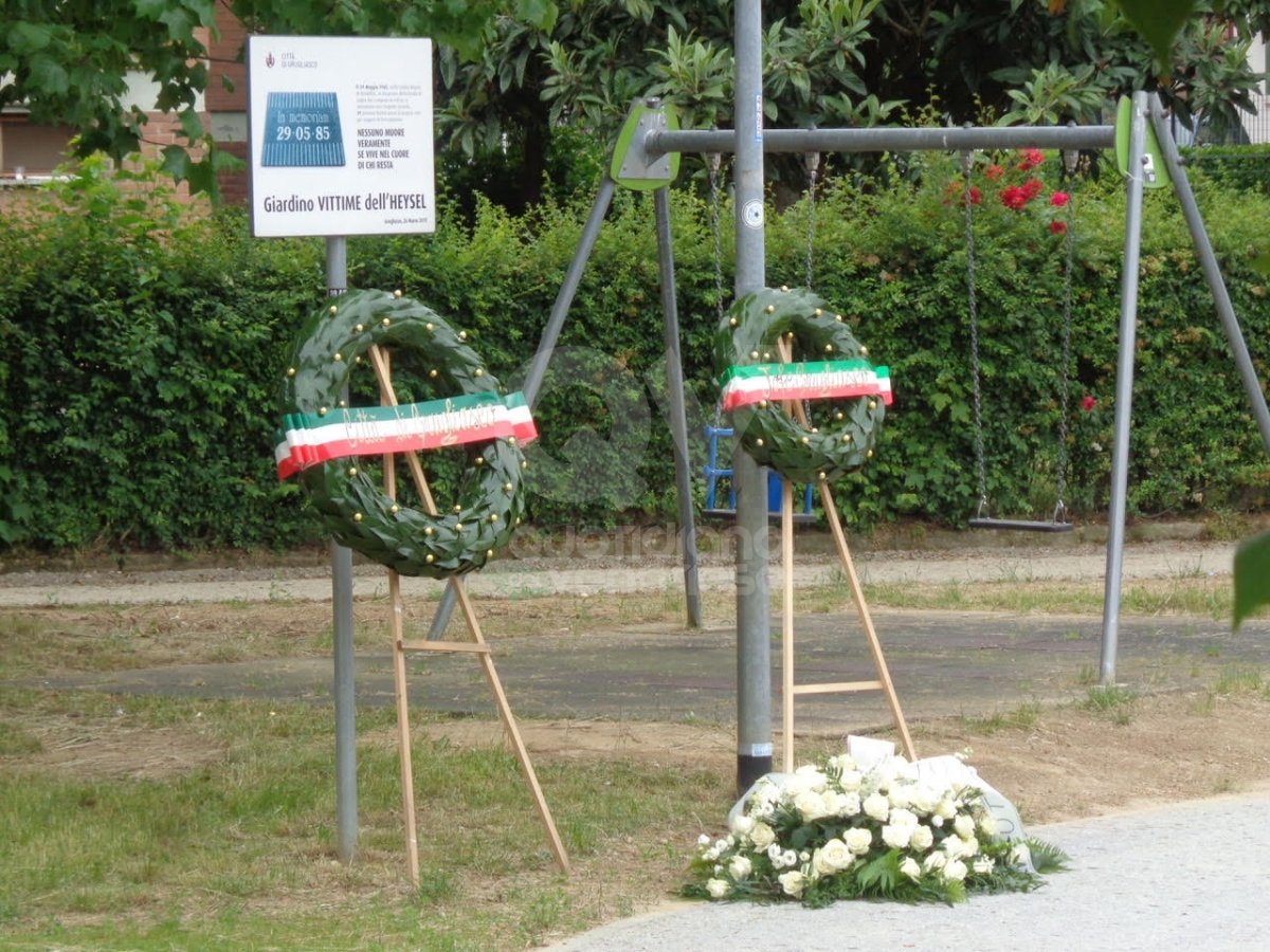 GRUGLIASCO - 39 pietre d'inciampo nel «giardino dell'Heysel» per ricordare la tragedia del 1985 - FOTO
