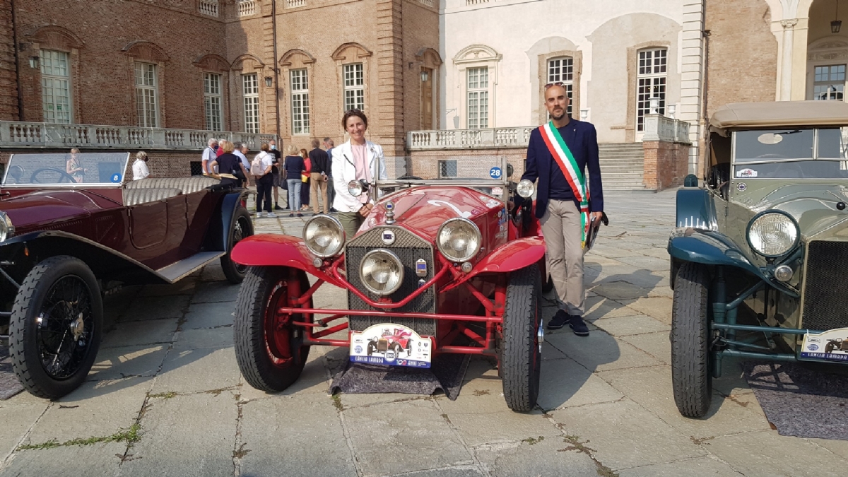 VENARIA - Il centro cittadino invaso di Lancia Lambda in occasione del centenario - FOTO