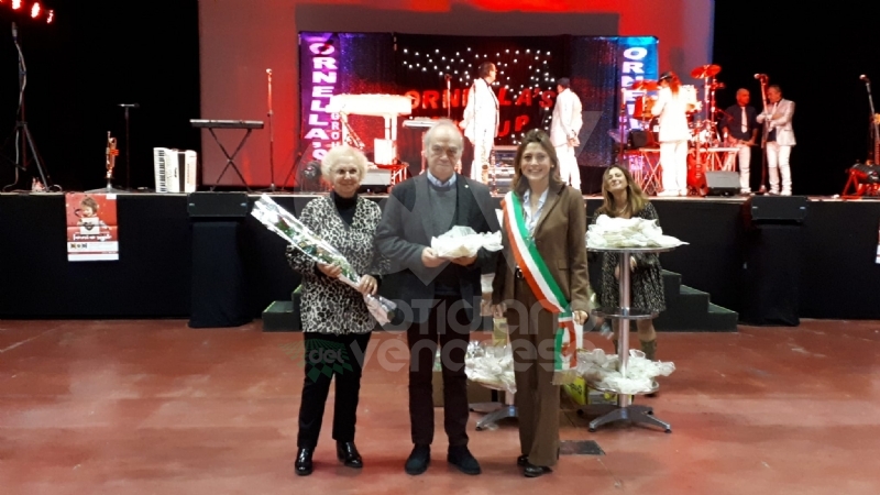 VENARIA - La città ha festeggiato le «nozze d'oro» di oltre 60 coppie venariesi