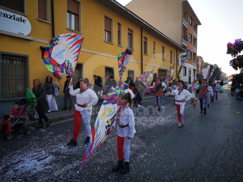 CASELLE - Grande festa in città per il «Carnevale Casellese» - FOTO