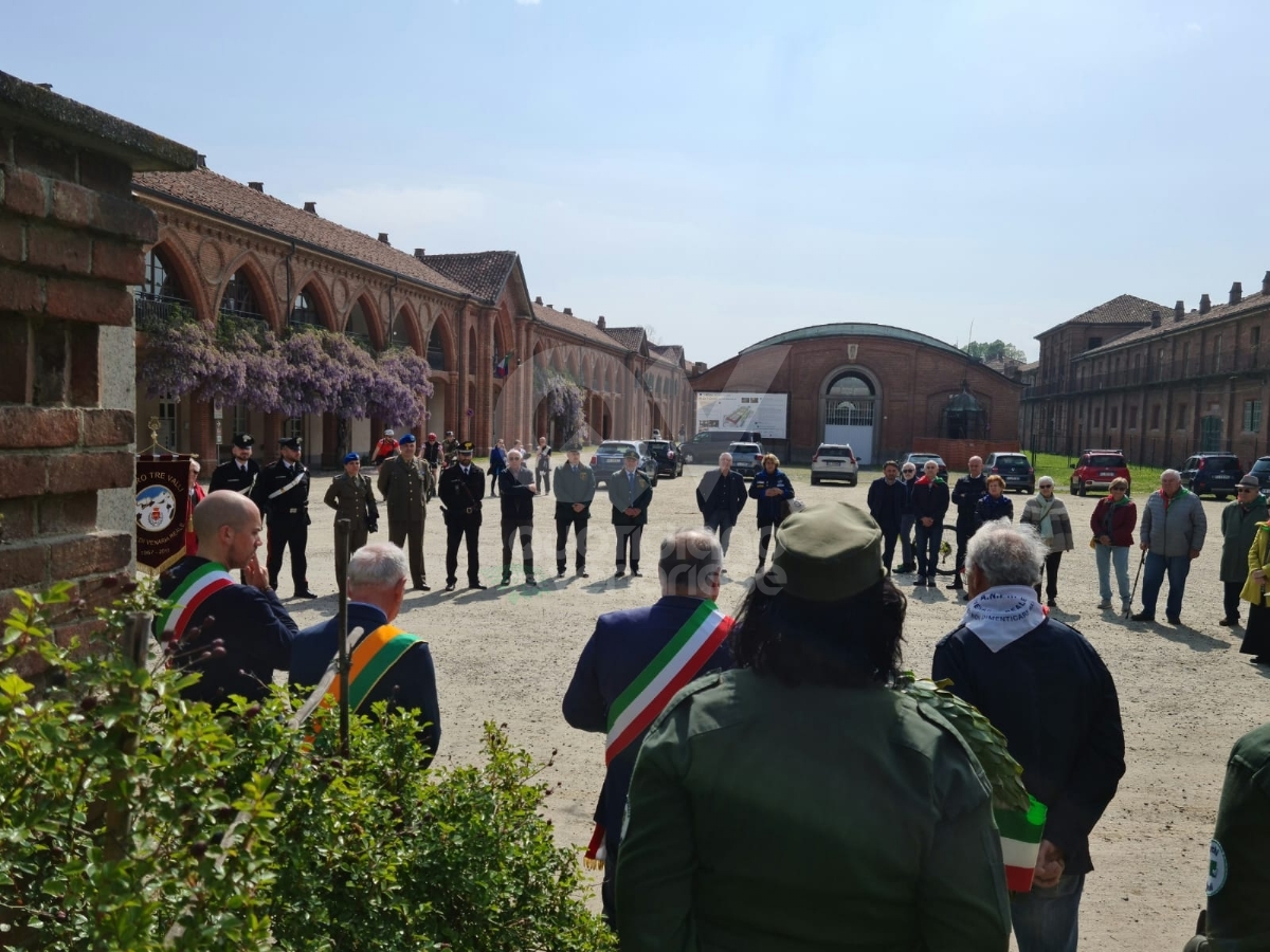 VENARIA - 25 APRILE: Bambini protagonisti alle celebrazioni per la Liberazione - FOTO