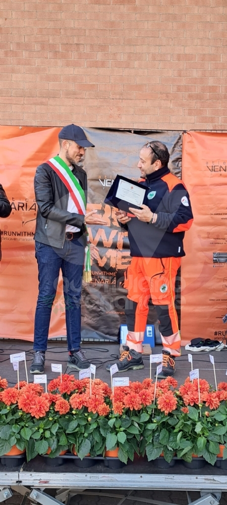 VENARIA - Una marea di gente per la «StraVenaria» e la «21 Reale» - FOTO E VIDEO