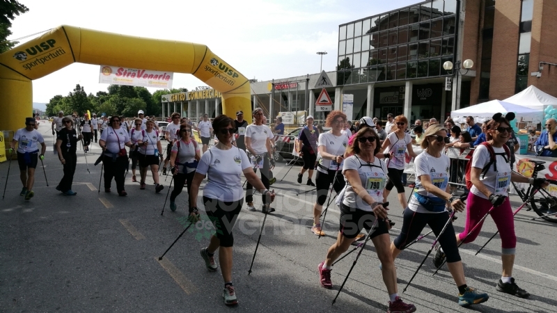 VENARIA - Che successo per la StraVenaria: le foto della manifestazione degli «Amici di Giovanni»
