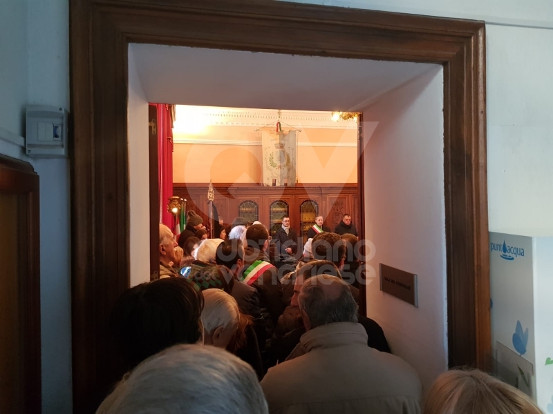 CAFASSE - Oltre 500 persone per l'ultimo saluto all'ex sindaco Giorgio Prelini.