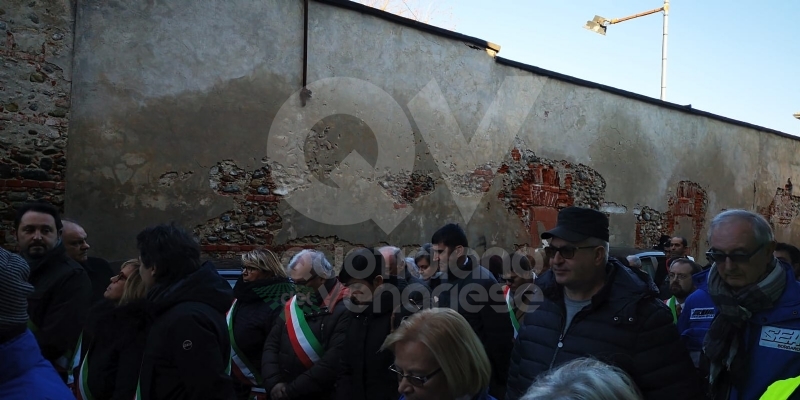 BORGARO - Più di mille persone per l'estremo saluto all'ex sindaco Vincenzo Barrea - FOTO