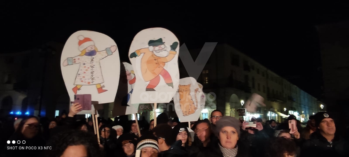 VENARIA - Luci accese, cori gospel, bambini dell'IC 1 protagonisti: via al Natale di «Immaginaria» - FOTO E VIDEO