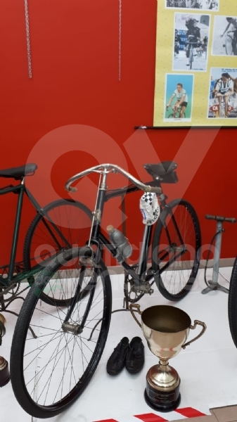 VENARIA - Biciclette, tricicli vintage e gli antichi mestieri: la nuova mostra di Antonio Iorio