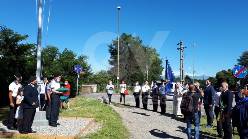 VENARIA - La bandiera dei marinai torna a sventolare nel cielo della Reale - FOTO