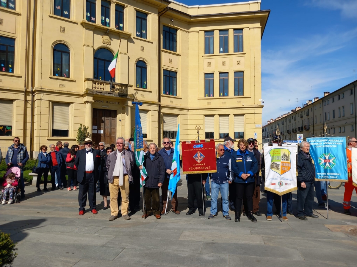 VENARIA - 25 APRILE: Bambini protagonisti alle celebrazioni per la Liberazione - FOTO
