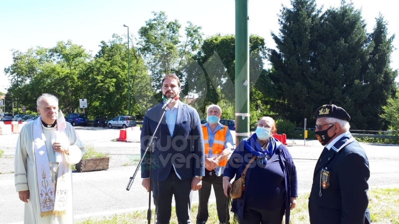 VENARIA - La bandiera dei marinai torna a sventolare nel cielo della Reale - FOTO