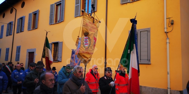 BORGARO - Più di mille persone per l'estremo saluto all'ex sindaco Vincenzo Barrea - FOTO