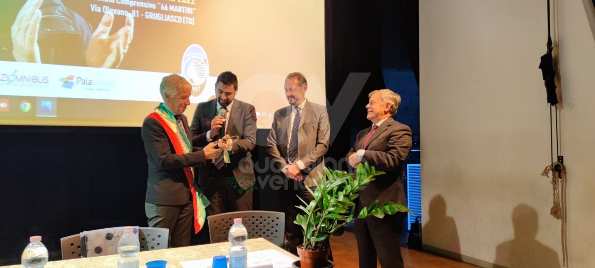 GRUGLIASCO - Gasperini regala un campo da calcio a 5 in Borgata Fabbrichetta - FOTO