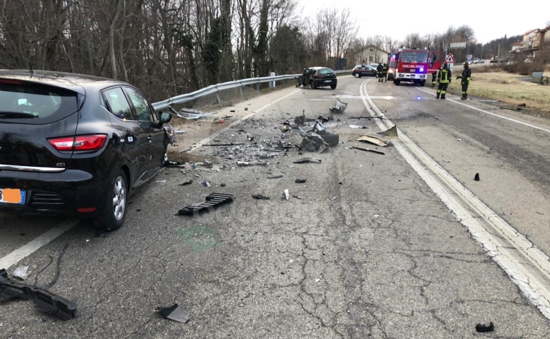 TRAGEDIA A CAFASSE - Scontro fra tre auto, una finisce nella scarpata: morta donna di 60 anni