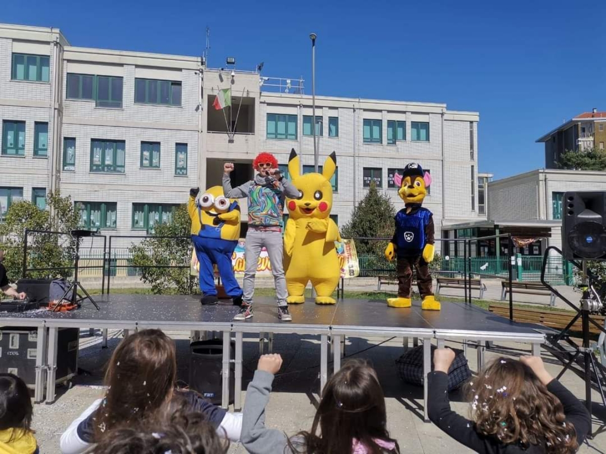 BORGARO - Tra Carnevale e Primavera, grande festa in piazza della Repubblica - FOTO