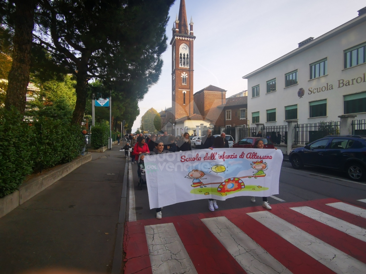 VENARIA - Le «Lanterne di San Martino»: protagonisti i bimbi dell'Asilo di Altessano - FOTO
