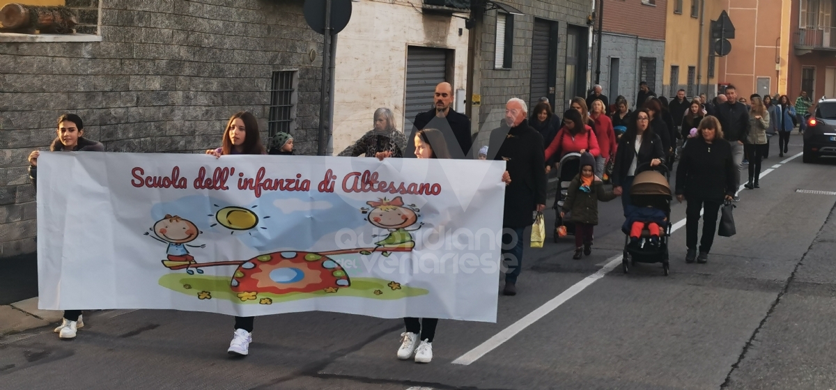 VENARIA - Le «Lanterne di San Martino»: protagonisti i bimbi dell'Asilo di Altessano - FOTO