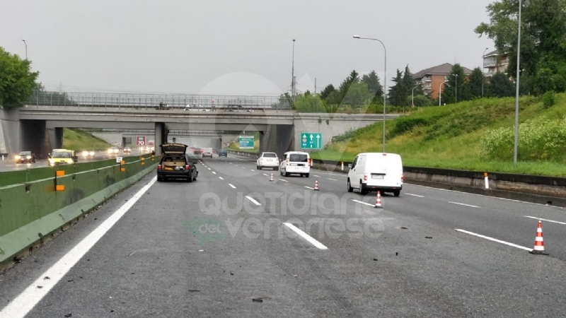 VENARIA REALE - Brutto incidente, tangenziale nord di Torino in tilt: due feriti al Maria Vittoria - FOTO