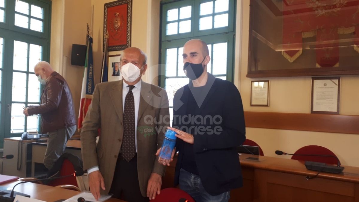VENARIA - Le «borraccette a km 0» per aiutare l'ambiente e combattere lo spreco d'acqua
