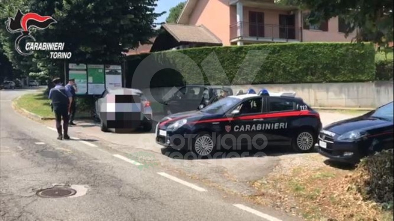 PIANEZZA-SAN GILLIO - La droga nascosta nelle canaline dell'impianto elettrico: due arresti