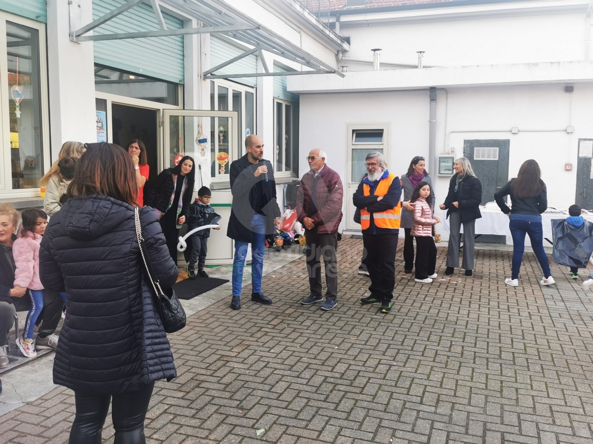 VENARIA - Le «Lanterne di San Martino»: protagonisti i bimbi dell'Asilo di Altessano - FOTO