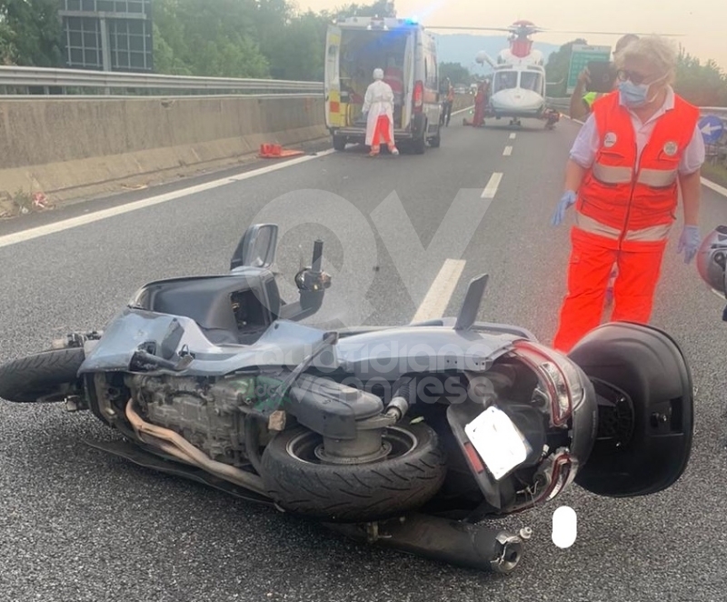 RACCORDO TORINO-CASELLE - Furgone e scooter entrano in collisione: grave donna, ora al Cto