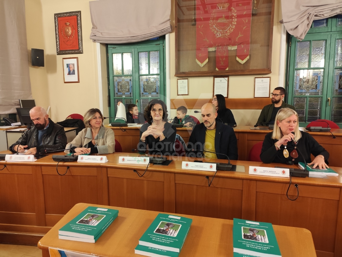 VENARIA - Sala consiliare gremita per la presentazione del libro su Armando Crivelli - FOTO E VIDEO