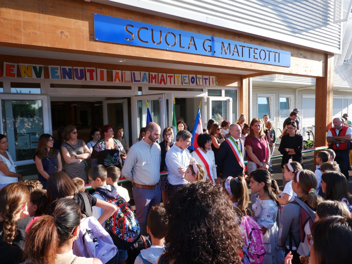 COLLEGNO - Finalmente apre la «Matteotti»: «scuola tecnologica e a impatto zero» - FOTO