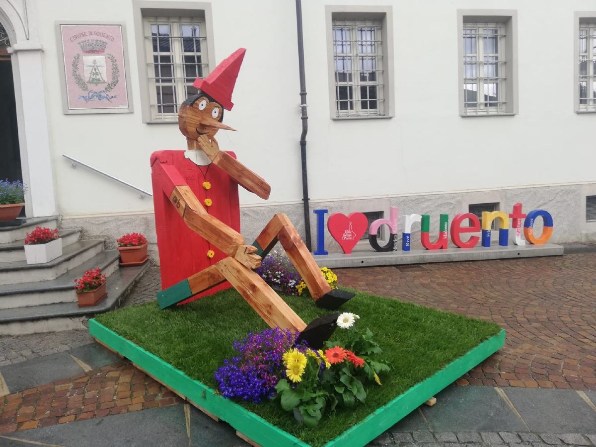 DRUENTO - Il centro diventa il «Paese dei Balocchi» con la mostra dedicata a Pinocchio - FOTO