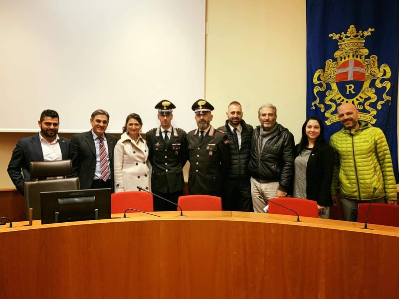 RIVOLI - Contro furti e truffe i carabinieri incontrano i cittadini - FOTO