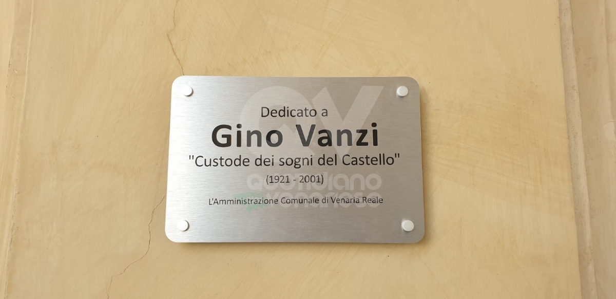 VENARIA - Ricordato Gino Vanzi: una targa sotto la Torre dell'Orologio e l'intitolazione della sala mostre - FOTO