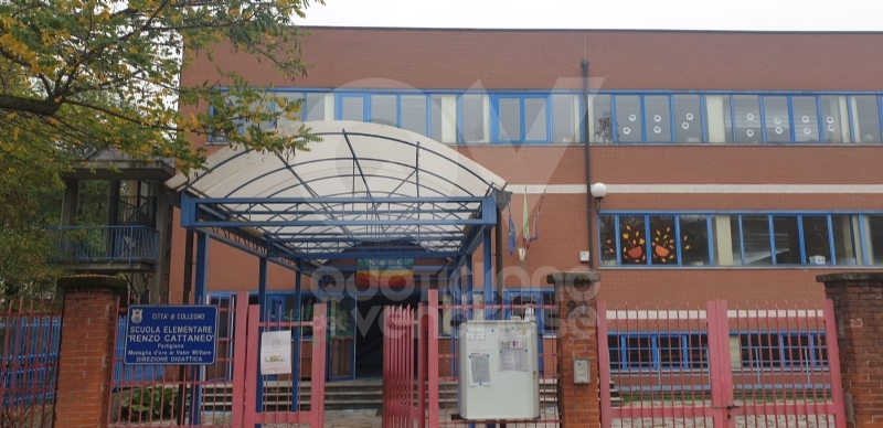 COLLEGNO - Imbecilli ancora in azione: dopo la Gramsci, vandalizzata anche la Cattaneo