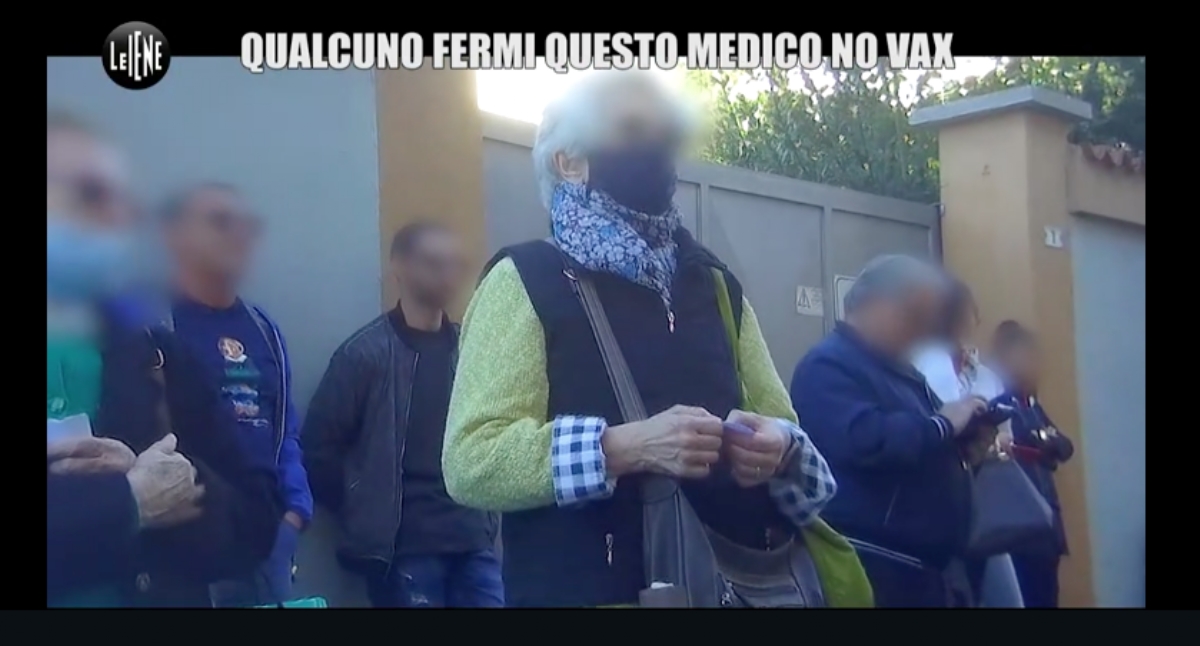 BORGARO - «Le Iene» nello studio del dottor Delicati: «Non mi curo di loro e vado avanti» - FOTO