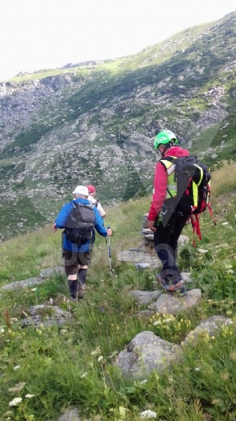 GRUGLIASCO - Escursionista cade rovinosamente per 40 metri: salvato  dal Soccorso Alpino