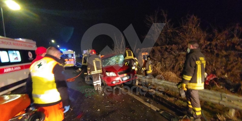 CASELLE - Ennesimo incidente stradale lungo la provinciale: due feriti, uno grave - FOTO