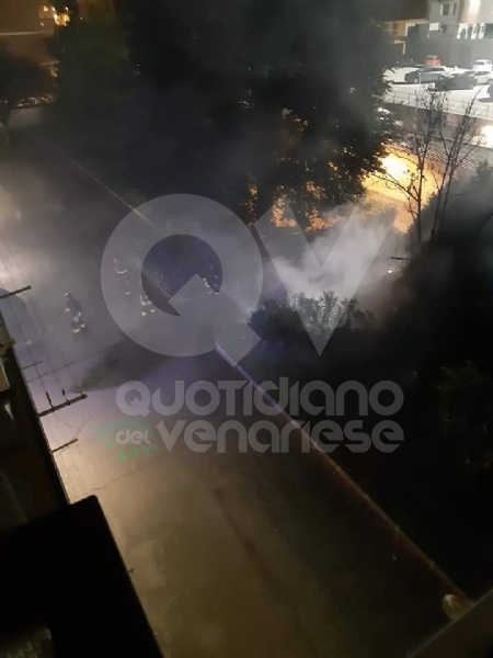 BORGARO - Incendio nella notte: distrutti i bidoni della raccolta differenziata