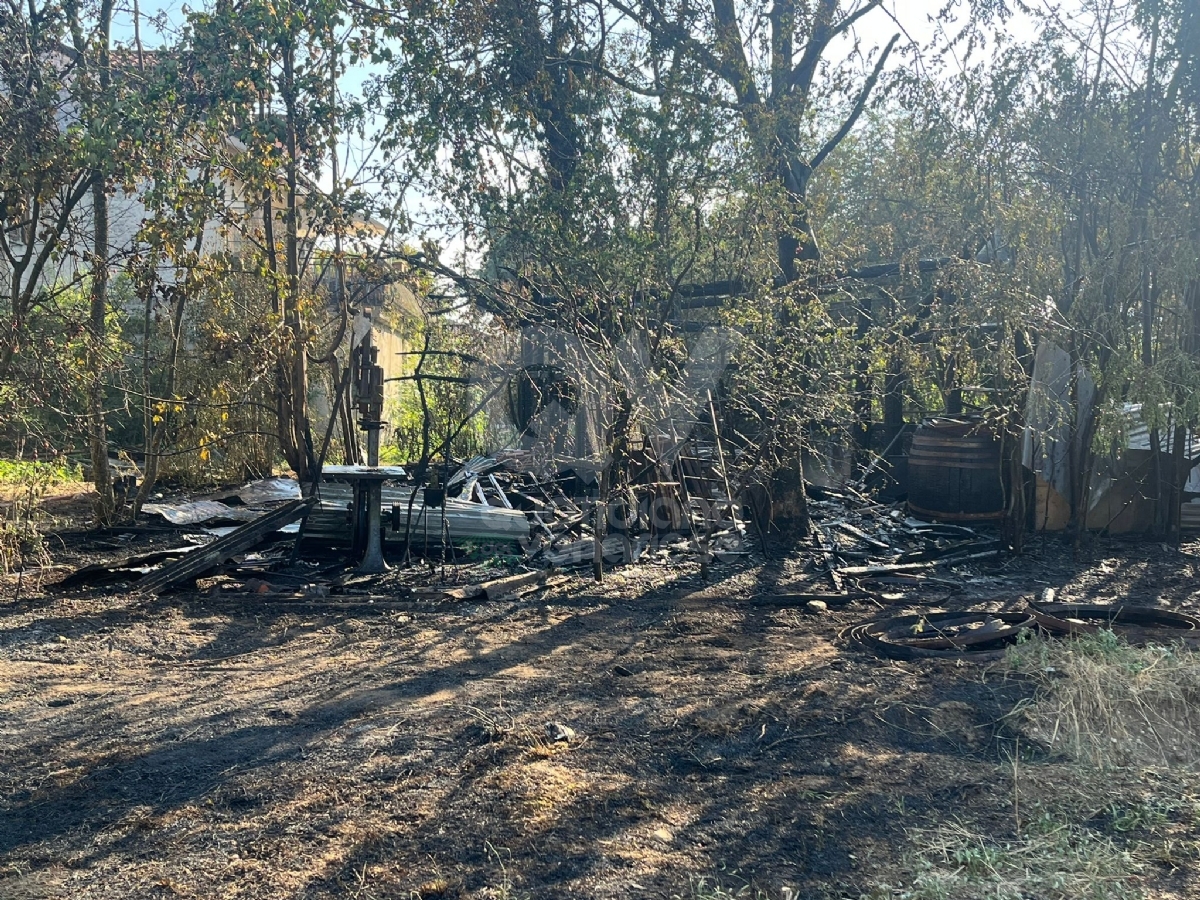 CASELLE - Incendio in via Levanne: a fuoco il tetto di un vecchio cascinale - FOTO