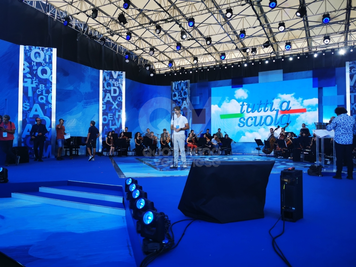 GRUGLIASCO - Mattarella al «Curie-Vittorini» per l'inaugurazione dell'Anno Scolastico: «Senza istruzione, rischio declino collettivo» - FOTO